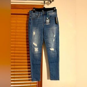 LuLaroe Distressed Skinny Jeans sz 28. Paid $70.